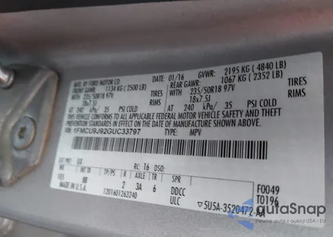 2016 Ford Escape Titanium z USA, uszkodzony, nr VIN 1FMCU9J92GUC33797